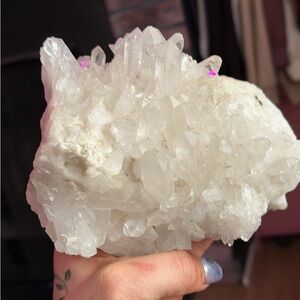 Gorgeous large Quartz Crystal Cluster Point geode